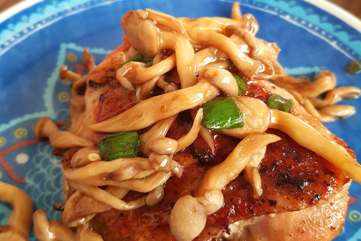 Sobrecoxa-com-Shimeji-patyayres-nutricionista-cetogenica-em-sao-paulo Sobrecoxa-com-Shimeji-patyayres-nutricionista-cetogenica-em-sao-paulo