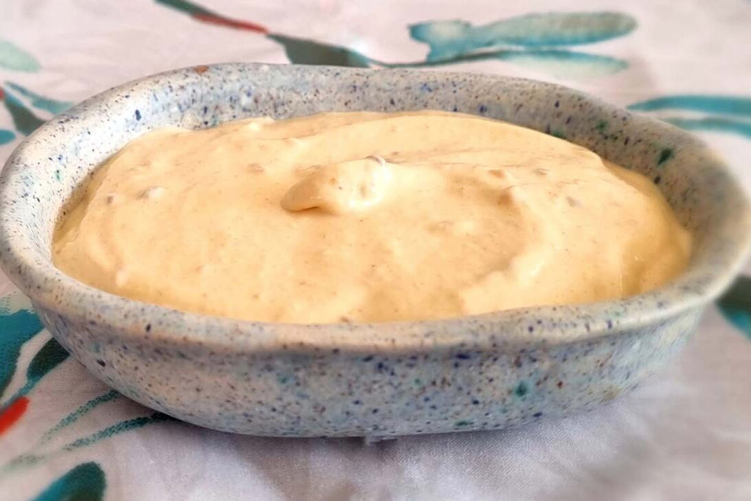 Receita de Molha Frutado para Salada da Jojô Imagem de tigela com Molho Frutado, receita da Jojô, elaborado por Paty Aytes