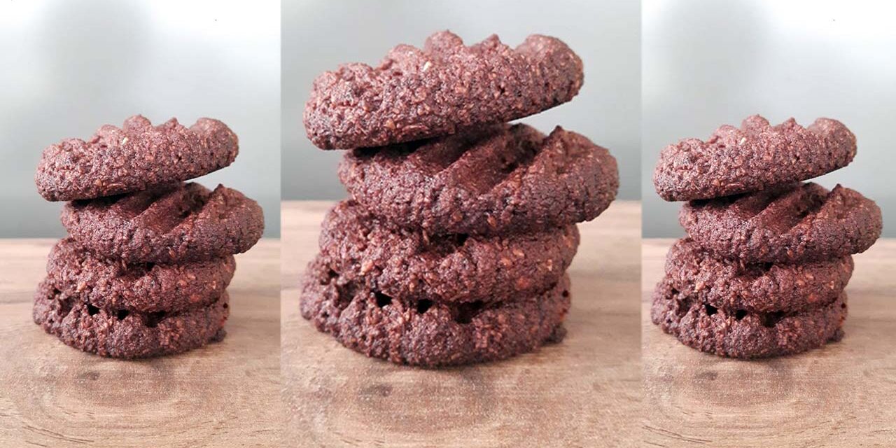 Biscoito de Cacau Receita de Biscoito de Cacau - por Paty Ayres