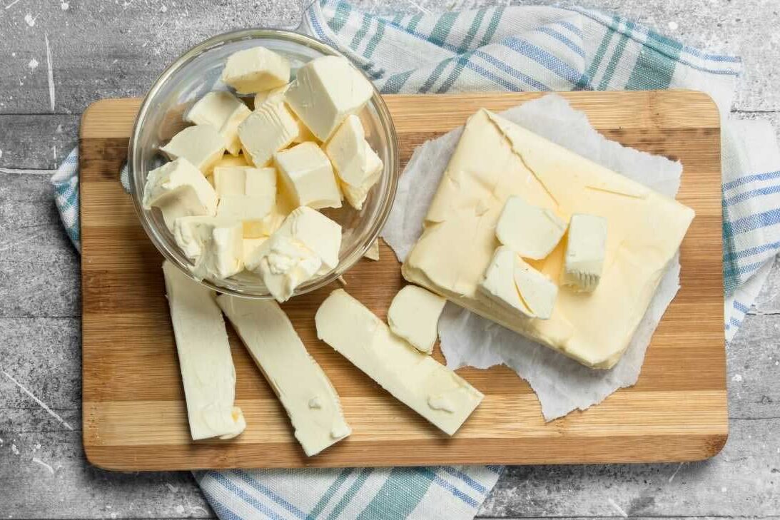 Gordura do Leite de Vaca – Manteiga Guee e Butteroil Gordura do Leite de Vaca - Manteiga Guee e Butteroil - Por Paty Ayres