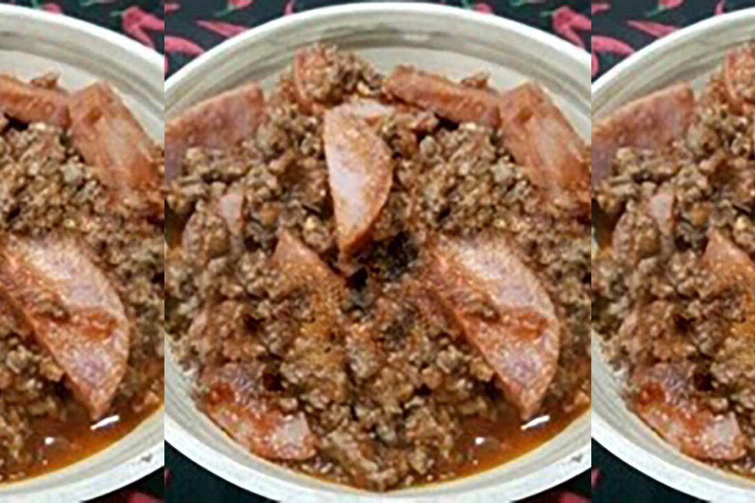 Molho à Bolonhesa com Paio Imagem de parto com Molho à Bolonhesa com Paio - Por Paty Ayres